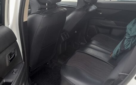 Mitsubishi Outlander III рестайлинг 3, 2019 год, 2 140 000 рублей, 13 фотография