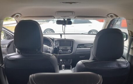Mitsubishi Outlander III рестайлинг 3, 2019 год, 2 140 000 рублей, 16 фотография