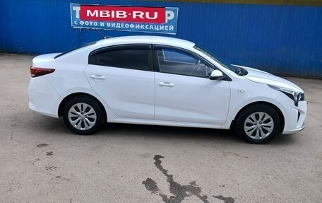 KIA Rio IV, 2022 год, 1 600 000 рублей, 3 фотография