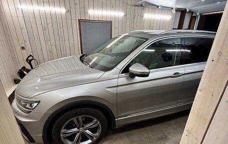 Volkswagen Tiguan II, 2018 год, 3 700 000 рублей, 3 фотография