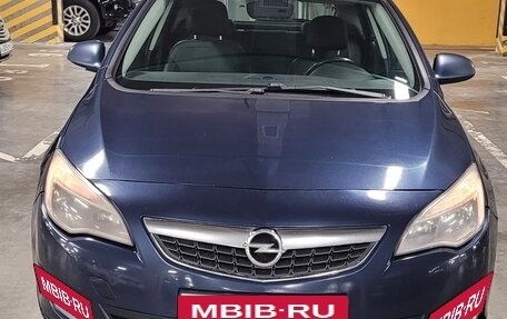Opel Astra J, 2011 год, 606 000 рублей, 2 фотография