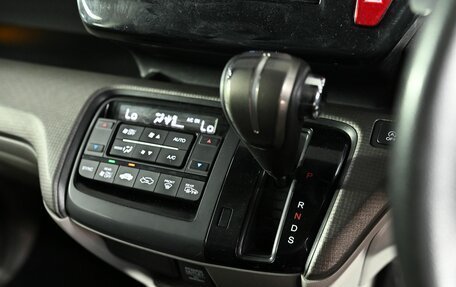 Honda Stepwgn IV, 2015 год, 1 850 000 рублей, 16 фотография