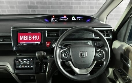 Honda Stepwgn IV, 2015 год, 1 850 000 рублей, 18 фотография