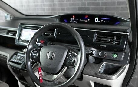 Honda Stepwgn IV, 2015 год, 1 850 000 рублей, 12 фотография