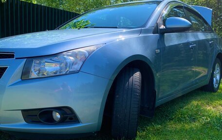 Chevrolet Cruze II, 2010 год, 700 000 рублей, 2 фотография
