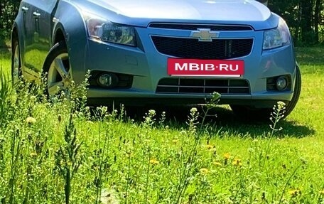 Chevrolet Cruze II, 2010 год, 700 000 рублей, 4 фотография