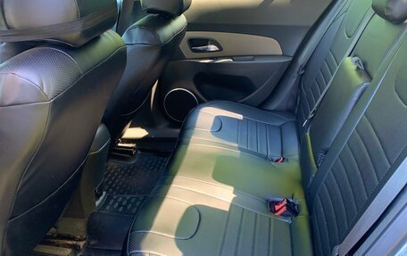 Chevrolet Cruze II, 2010 год, 700 000 рублей, 16 фотография