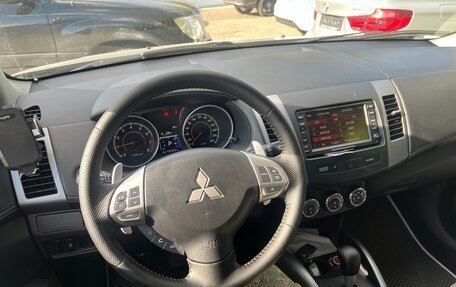 Mitsubishi Outlander III рестайлинг 3, 2011 год, 1 400 000 рублей, 14 фотография