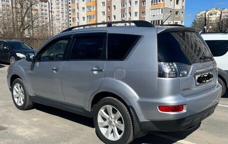 Mitsubishi Outlander III рестайлинг 3, 2011 год, 1 400 000 рублей, 6 фотография