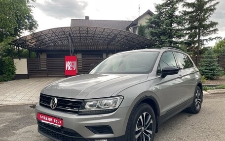 Volkswagen Tiguan II, 2019 год, 2 400 000 рублей, 2 фотография