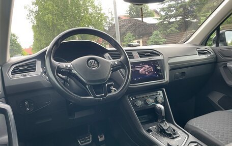 Volkswagen Tiguan II, 2019 год, 2 400 000 рублей, 16 фотография