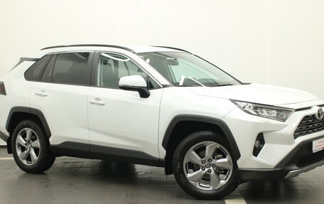 Toyota RAV4, 2021 год, 3 708 000 рублей, 8 фотография