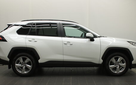 Toyota RAV4, 2021 год, 3 708 000 рублей, 9 фотография