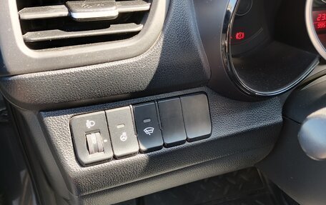 KIA Rio III рестайлинг, 2015 год, 1 000 000 рублей, 6 фотография