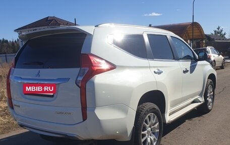 Mitsubishi Pajero Sport III рестайлинг, 2017 год, 2 800 000 рублей, 2 фотография