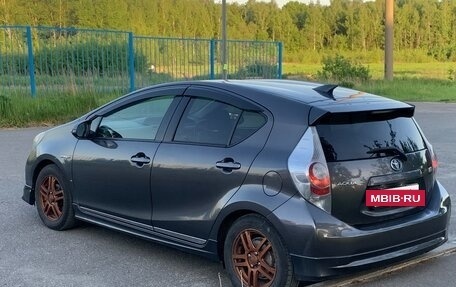 Toyota Aqua I, 2013 год, 900 000 рублей, 6 фотография