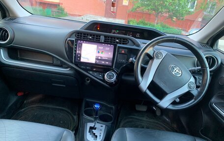 Toyota Aqua I, 2013 год, 900 000 рублей, 5 фотография