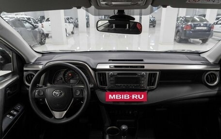 Toyota RAV4, 2013 год, 1 785 000 рублей, 10 фотография