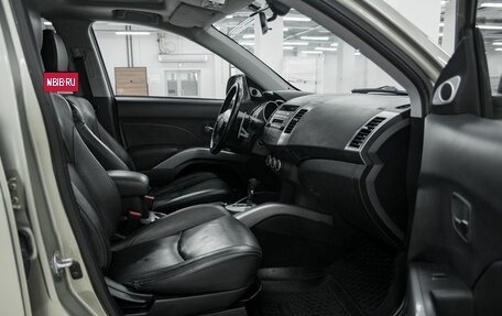 Mitsubishi Outlander III рестайлинг 3, 2008 год, 900 000 рублей, 13 фотография