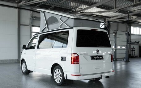 Volkswagen California T6, 2016 год, 6 700 000 рублей, 4 фотография