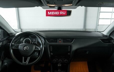 Skoda Octavia, 2019 год, 1 999 000 рублей, 10 фотография