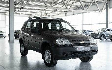 Chevrolet Niva I рестайлинг, 2017 год, 590 000 рублей, 3 фотография