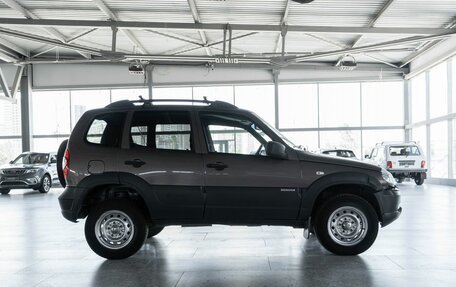 Chevrolet Niva I рестайлинг, 2017 год, 590 000 рублей, 5 фотография