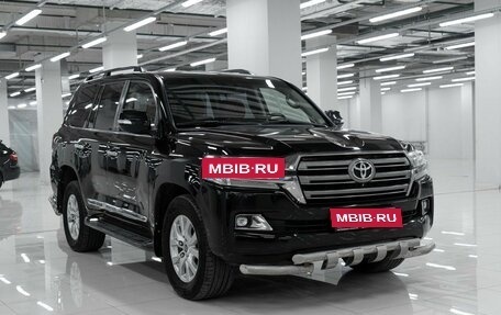 Toyota Land Cruiser 200, 2016 год, 3 830 000 рублей, 3 фотография