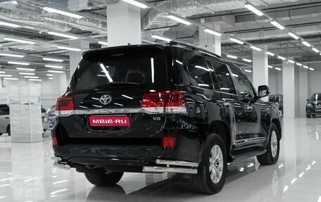 Toyota Land Cruiser 200, 2016 год, 3 830 000 рублей, 2 фотография