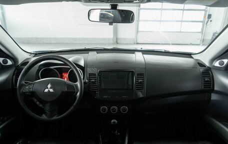 Mitsubishi Outlander III рестайлинг 3, 2008 год, 886 000 рублей, 10 фотография