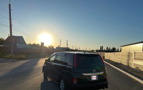 Toyota ISis I, 2010 год, 1 200 000 рублей, 3 фотография