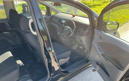 Toyota ISis I, 2010 год, 1 200 000 рублей, 13 фотография