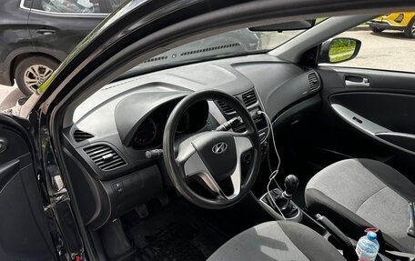 Hyundai Solaris II рестайлинг, 2011 год, 510 000 рублей, 19 фотография