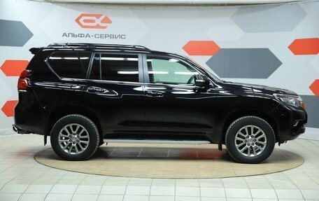 Toyota Land Cruiser Prado 150 рестайлинг 2, 2019 год, 4 890 000 рублей, 4 фотография