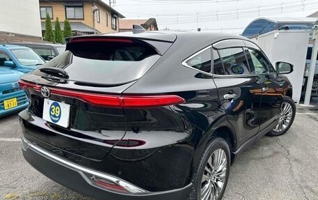 Toyota Harrier, 2022 год, 2 200 000 рублей, 4 фотография