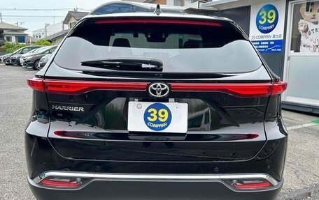 Toyota Harrier, 2022 год, 2 200 000 рублей, 5 фотография