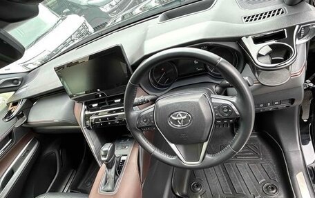 Toyota Harrier, 2022 год, 2 200 000 рублей, 9 фотография
