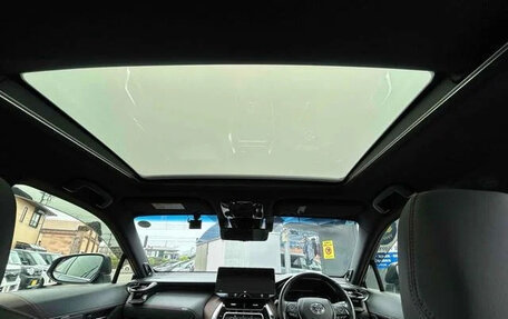 Toyota Harrier, 2022 год, 2 200 000 рублей, 19 фотография