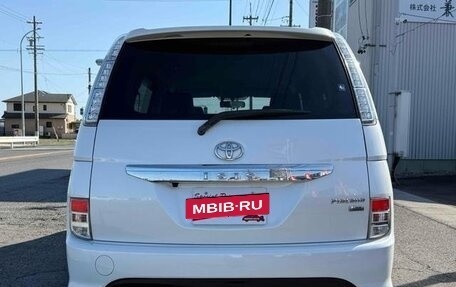 Toyota ISis I, 2017 год, 1 300 000 рублей, 5 фотография