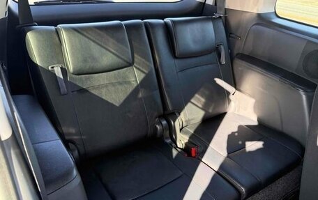 Toyota ISis I, 2017 год, 1 300 000 рублей, 15 фотография