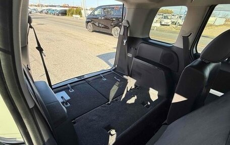 Toyota ISis I, 2017 год, 1 300 000 рублей, 20 фотография