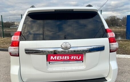 Toyota Land Cruiser Prado 150 рестайлинг 2, 2016 год, 3 800 000 рублей, 5 фотография