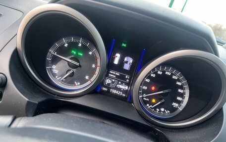 Toyota Land Cruiser Prado 150 рестайлинг 2, 2016 год, 3 800 000 рублей, 20 фотография