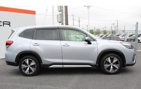 Subaru Forester, 2022 год, 1 900 000 рублей, 3 фотография