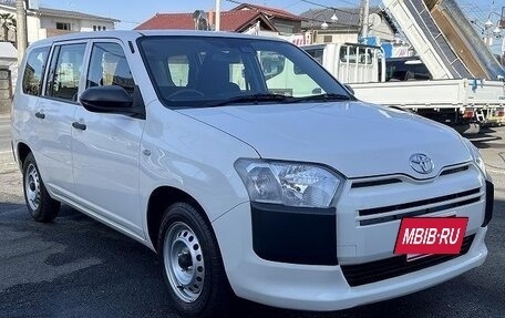 Toyota Probox I, 2022 год, 910 000 рублей, 3 фотография