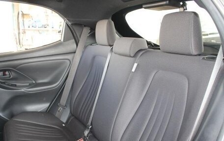 Toyota Yaris, 2022 год, 700 000 рублей, 10 фотография