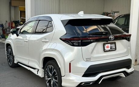 Toyota Yaris Cross, 2022 год, 1 600 000 рублей, 6 фотография