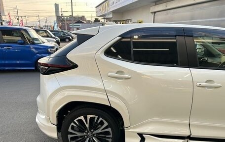 Toyota Yaris Cross, 2022 год, 1 600 000 рублей, 10 фотография