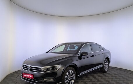Volkswagen Passat B8 рестайлинг, 2021 год, 2 995 000 рублей, 1 фотография