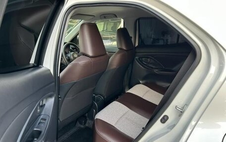 Toyota Yaris Cross, 2022 год, 1 600 000 рублей, 18 фотография